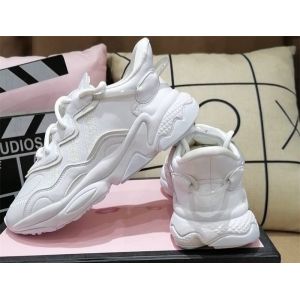 женские кроссовки Adidas Ozweego белые