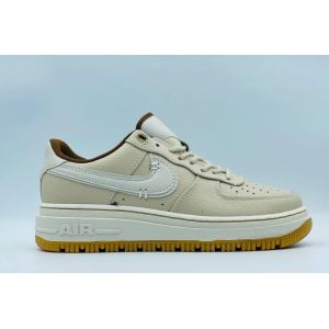 женские кроссовки Nike Air Force 1 белые с розовым