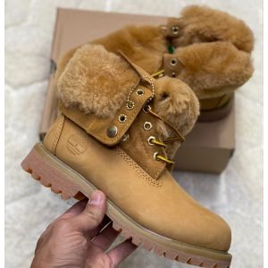 Женские зимние сапоги на меху песочные Timberland